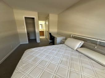 Furnished MasterBedroom+Private bathroom for FEMALE-Utilities Included 2