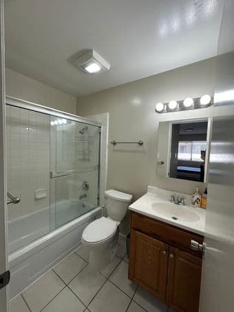 Furnished MasterBedroom+Private bathroom for FEMALE-Utilities Included 3