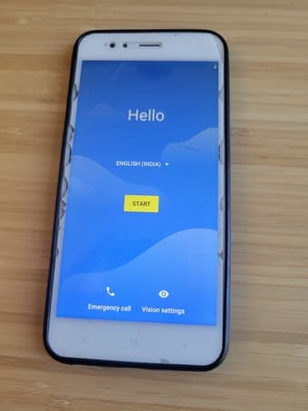 Xiaomi Mi A1 (functional but small screen chips) 1