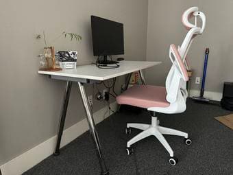 desk / ergo chair 2