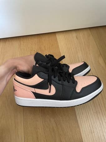 Nike Jordan 1 Low Crimson Tint -- Size 9 US Men 1