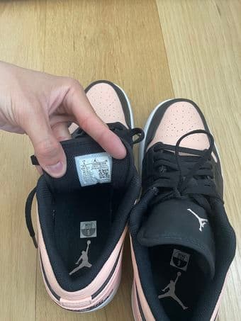 Nike Jordan 1 Low Crimson Tint -- Size 9 US Men 4