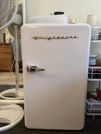 Frigidaire Retro White Refridgeration 3