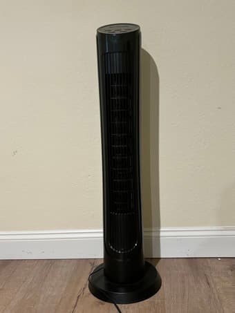 Omnibreeze 40’ Tower Fan + remote control 1