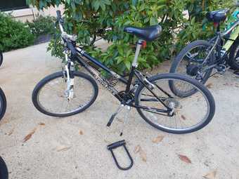 Bike + 2 locks + helmet (together or individually) 2