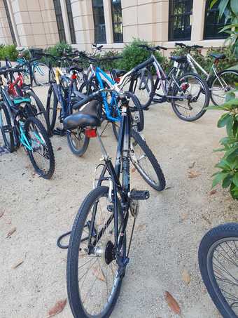 Bike + 2 locks + helmet (together or individually) 3