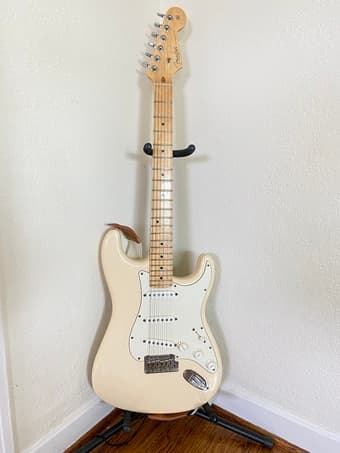 American Fender Stratocaster 1