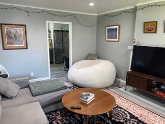 bedroom in shared 2-bedroom 1 bath house in Menlo Park 1