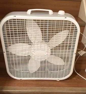 Lasko Box Fan 1