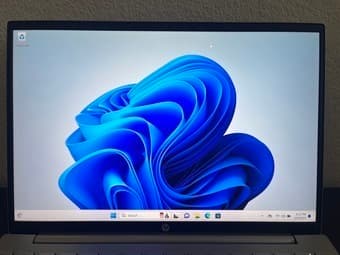 HP Pavilion Aero 13 Laptop 2