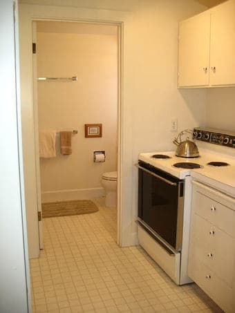 Charming FULLY FURNISHED STUDIO-COTTAGE in ”Old Palo Alto” - $2,200 4