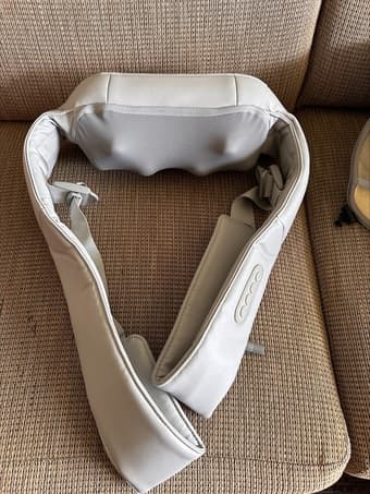 NAIPO Shoulder and neck massager with heat 1