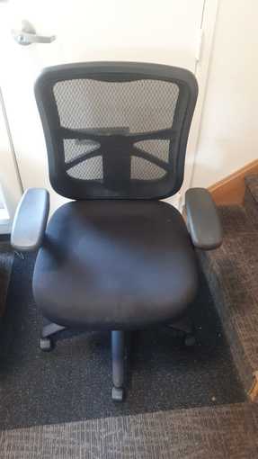 Desk chair 1