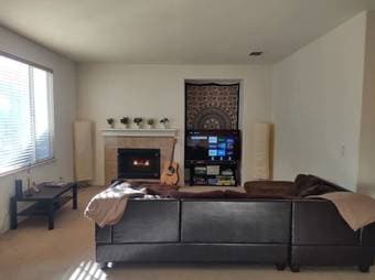 Private room (1200) available end of June, East Palo Alto 1