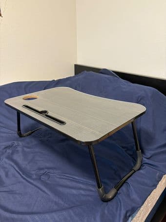 Laptop stand for bed 1