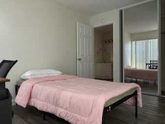 OFFER: Stanford-Owned Oak Creek Apts 2B1B starting from September 14th 1