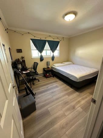 Roommate Wanted in Redwood City 1