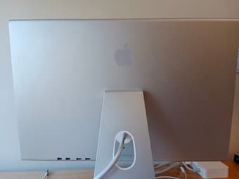 Apple cinema display 2