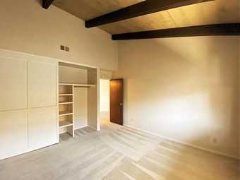 Need a flatmate for a year lease near San Antonio Caltrain station 2