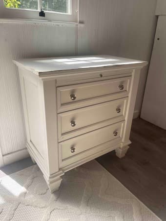 White chest of drawers 4