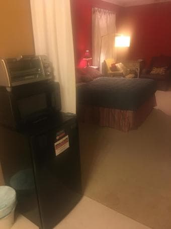 room for rent (private) 4
