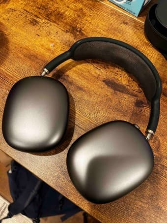 Like-new Airpods Max (space grey) 2