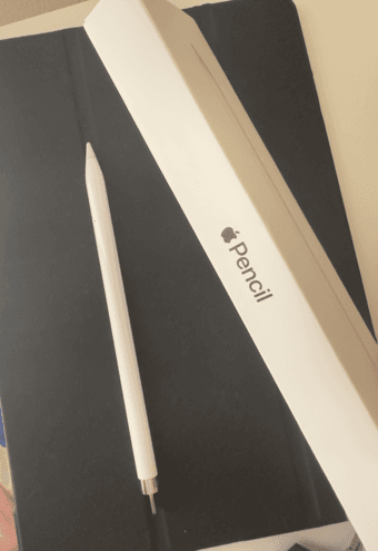 iPad Air 3 + Apple Pencil 1st generation (x2) 2