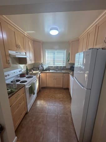 Private 1B1B in Large 2B2B | Furnished + Parking + Patio 3