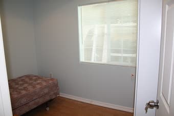 Small furnished room available in Menlo Park near Facebook campus 2