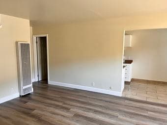 one bedroom in Mountain View apartment for renting 2