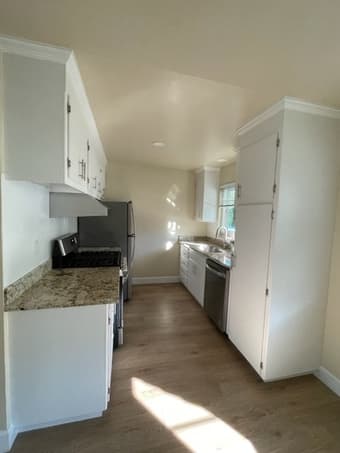 Recent grad, looking for female roommate for San Carlos apartment 2