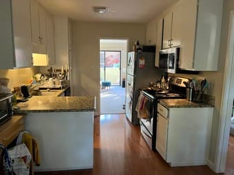 Room in a 3BR/2.5 Condo - Menlo Park 3