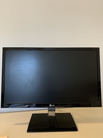 LG Monitor: LG E2360V-PN.AUS 1
