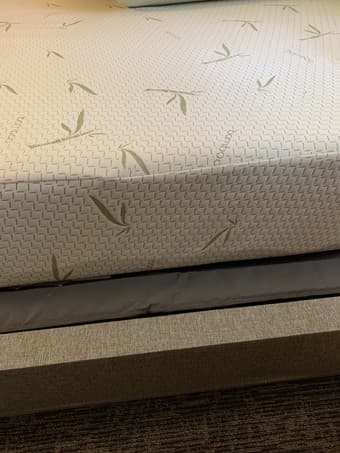 Full Sized Mattress + Mattress Base: Tulo 10" Gel Memory Foam Mattress 1