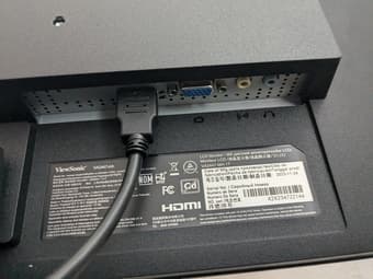 24" Monitor + Stand 2