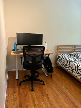 2nd floor room available in Portola Valley House, Sept 1st start 2