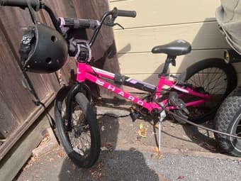 Haro Shredder 20" Girls BMX bike Hot Pink Like nite 1