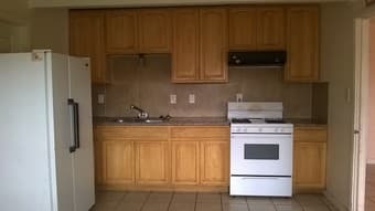 A furnished room is available for renting from August.15th, 2024 3