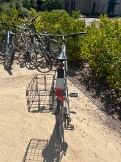 WOMENS HYBRID BIKE W/ BASKET -- IDEAL FOR 5' 0' - 5' 5" 2