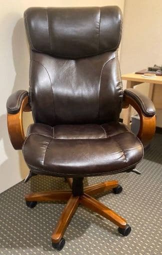 EVGR Move out sale - bike, scooter, u-locks, chair, pillow, mirror! 3