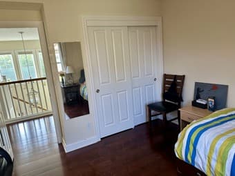 On-campus furnished bedroom in a beautiful house available 8/11 2