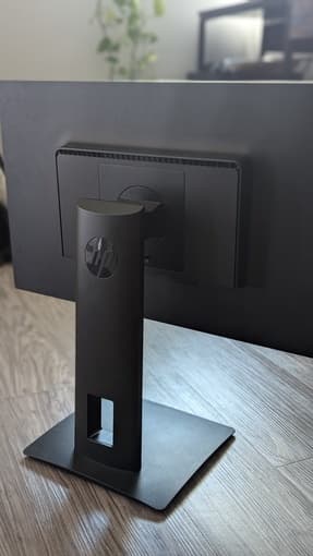 24" HP Vh240a HD Monitor: Great condition 3