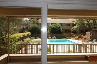 Palo Alto Condo Bright and sunny. Near Greer park and Oregon Expy. 1