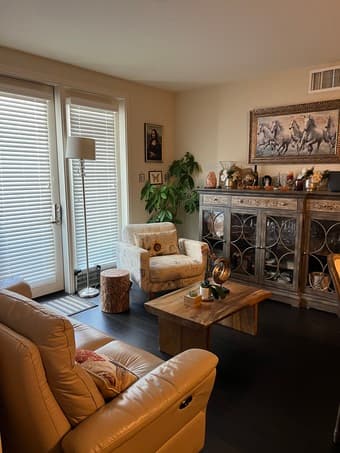 Unfurnished 1B/1B in Stanford Colonnade Complex 1