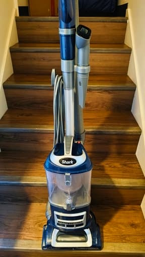 Shark Navigator Lift-Away Deluxe Vacuum 1