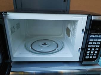 Sharp Carousel Microwave Oven 2