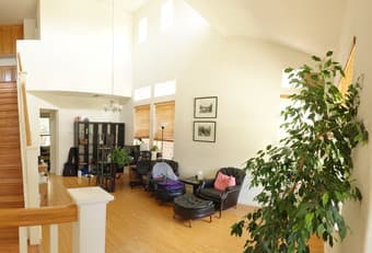 4bd2.5ba house in E Palo Alto avail. August - SEE LINK TO FULL LISTING 2