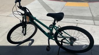 nishiki pueblo mountain bike 26' and combo lock 1