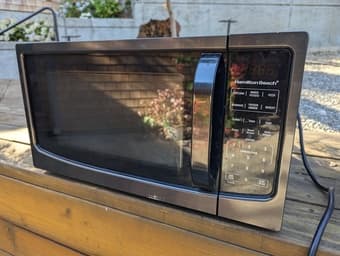 Hamilton Beach Microwave - Great condition 2