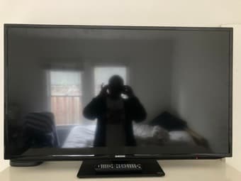 SAMSUNG 46inch SMART TV 1